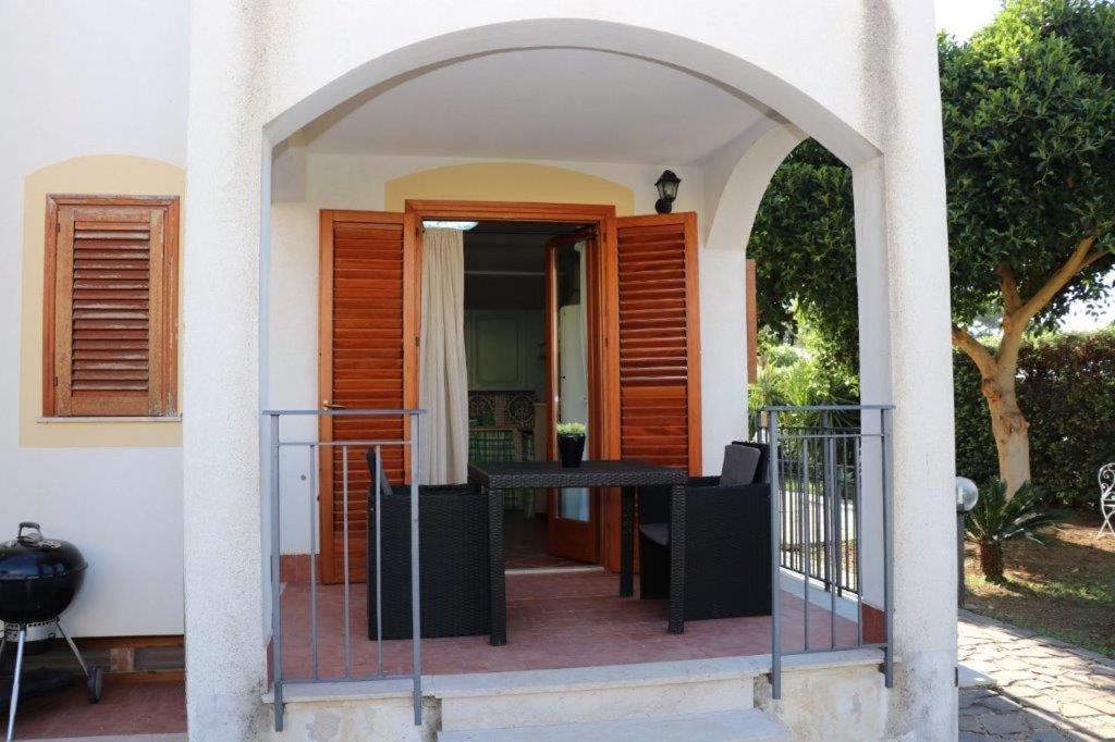 Villa Cavalluccio Marino Con Piscina Idromassaggio Carini Exterior foto