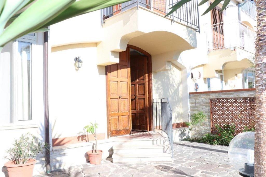 Villa Cavalluccio Marino Con Piscina Idromassaggio Carini Exterior foto