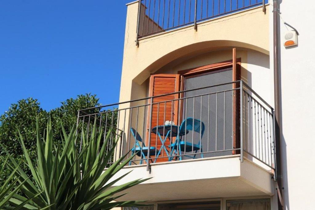 Villa Cavalluccio Marino Con Piscina Idromassaggio Carini Exterior foto
