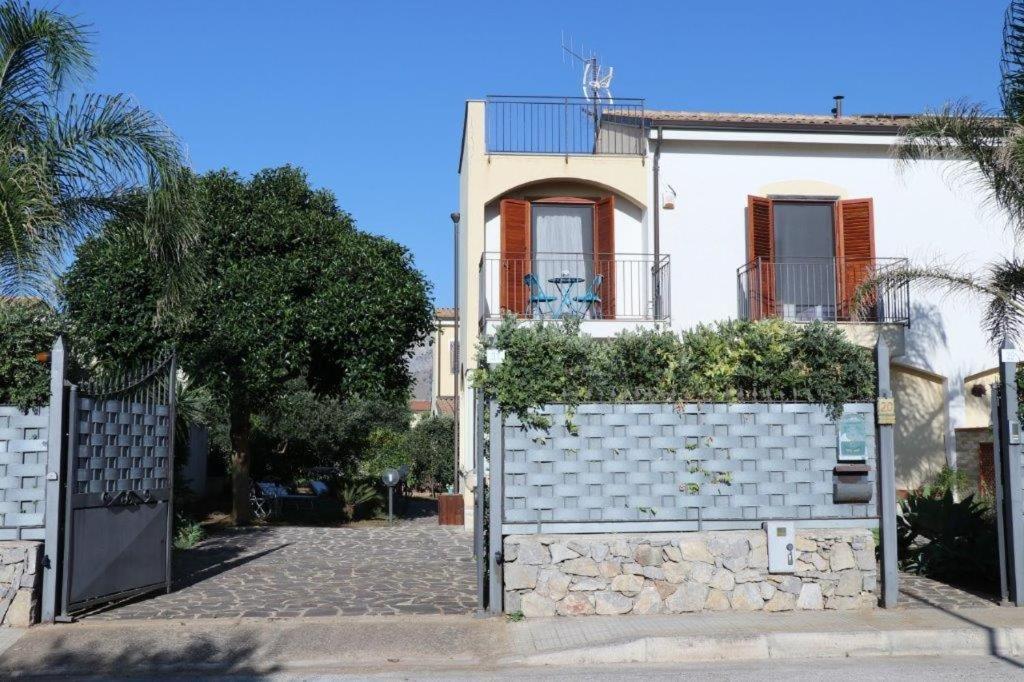 Villa Cavalluccio Marino Con Piscina Idromassaggio Carini Exterior foto